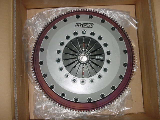embrayage carbone.jpg