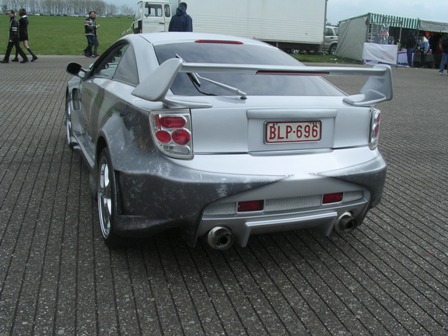 Célica grise derrière.JPG